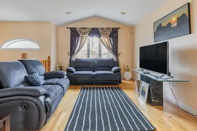 Image de Cheerful 3 bedroom house in Downtown Windsor