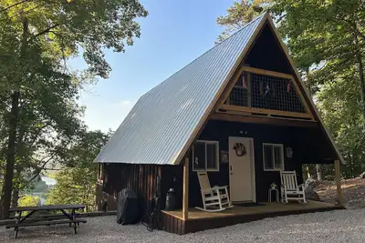 Image de Cherokee Cabin Renovated - Cliff & Lake Views - Cave Run Lake & Red River Gorge