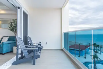 Image de All About The Beach! ! 1 bedroom condo at Encantame Towers W503