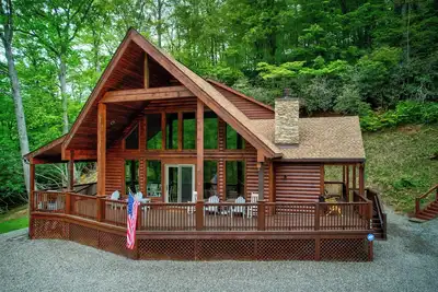 Image de A Beary Nice Cabin - 3 Bed 3. 5 Bath, Hot Tub, Fishing, Pet Friendly