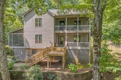 Image de Mountain Music | Pet-Friendly Home with Lake Access and Game Room