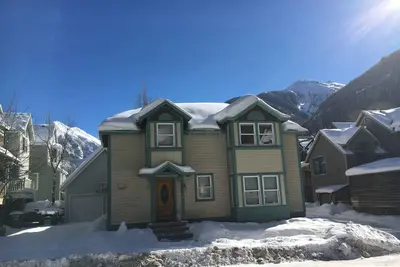 Perfect Location  3bd/3ba Home in Town of Telluride with A/C