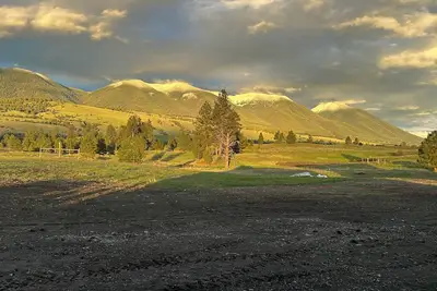 Image de Cozy, quaint cabin close to beautiful Koocanusa lake and fantastic golfing!