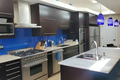 Image de Cozy San Francisco Home 4 Bd. , 2 Ba. Chefs kitchen