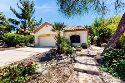 Image de Dog-friendly house with firepit, game room, water view, fireplace-30 day stays