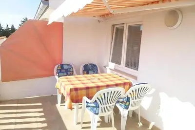 Image de Appartement d'une chambre avec la terrasse et la vue sur le mer Omisalj, Krk (A-22474-c)