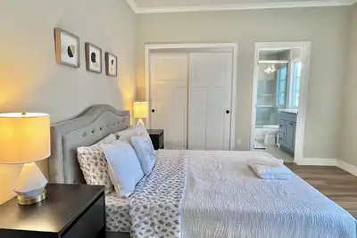 Image de Luxury 2b/2. 5b  in the Heart of Pasadena!