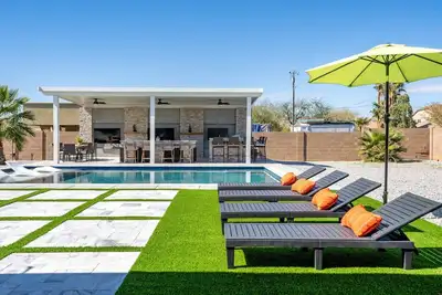 Image de The Palm & Putt: Heated Pool | Golden Tee | Bocce