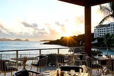 Image de 2 Ritz Carlton Club Beachfront, Resort & Spa!