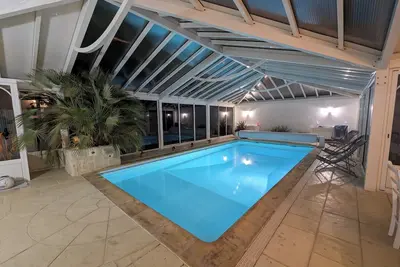 Image de Les plaisirs du bassin, d'Andernos et d'une piscine privée dans votre véranda