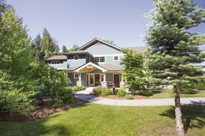 Wyndham Smugglers' Notch | 1br/1ba King Bed Suite