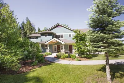 Wyndham Smugglers' Notch | 1br/1ba King Bed Suite