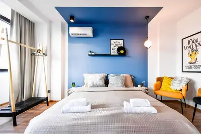 Image de 4 Bdr + 2 Bth | Netflix | Panorama Views