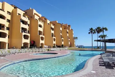 Image de Princesa Oceanfront Condo
