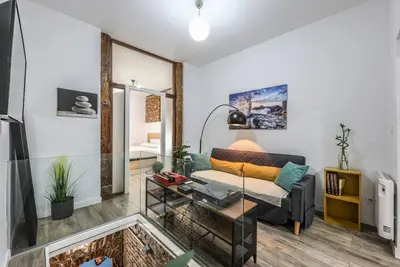 Image de Unique flat La Latina | Billiard & Darts