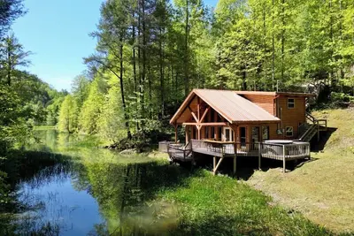 Image de Spirit Lake Manor | Private | Hot Tub | Rrg