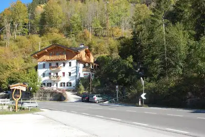 Image de Cozy And Spacious Alpine Attic Room With Pets Allowed