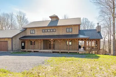 Image de New! Tranquility Space: Ski In Ski Out, Hot Tub, A/C, Fireplace!