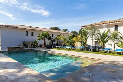 Image de Villa Julian proche de tout, piscine chauffée