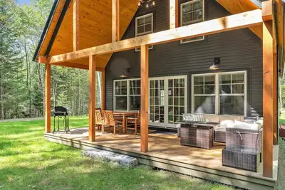 Image de Experience Luxury & Adventure: New 2br/Loft Near Burke Ski Mtn & Kingdom Trails!