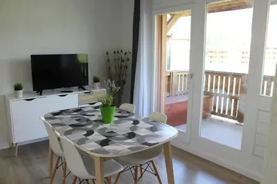 Image de À 200m des pistes de ski, 5ème étage, vue montagne, balcon, télévision, casier à ski, 32m²