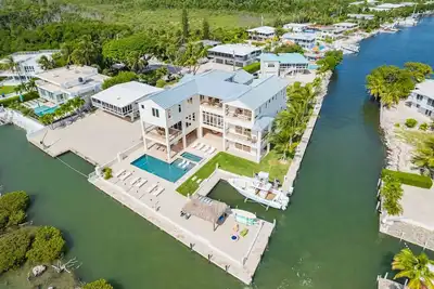 Image de A Premier Oceanfront Estate in Islamorada