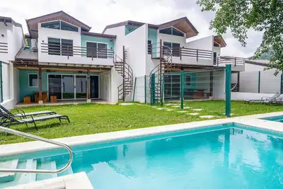 Modern house near the beach with pool, balcony, patio, washer\/dryer & free WiFi
