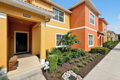 Image de ☀ Paradise Palms - Lake Views - Onsite Club House - Tropical Pool & Waterfall ⛱