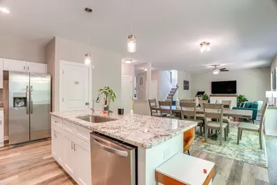 Image de 2 Mi to Lake Access: Pet-Friendly Bumpass Retreat!