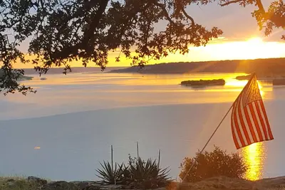 Image de Home on Cliffs of Lake Belton
