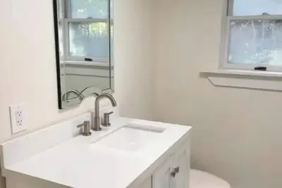 Image de Tranquil Suite on 1. 5 Acres Near Town & Beaches