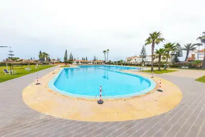 Ideal house, residence full security for kids. Private beach and swimming pool.