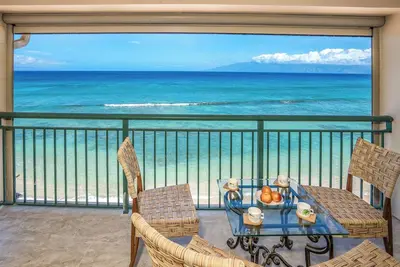 Image de Lovely 3-Br Oceanfront Condo with Split-ACs