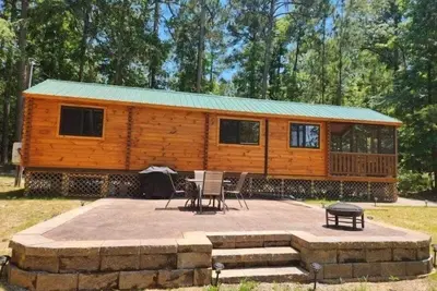 Comfee Cozee  Cabin on the Covee-Lakefront-new in & out w/kayaks! \nSleeps 4\n