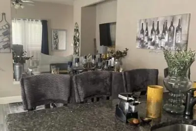 Image de Charming Crowley Rental