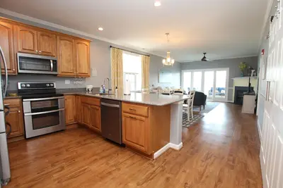Image de Beautiful and spacious end unit condo in Lewes