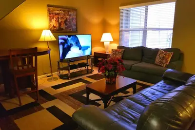 Image de Spacious pool Condo In Denver Near downtown and airport