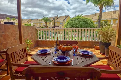Image de 4 chambres, Terrasse, Wi-Fi, Piscine, 5 min. de la plage