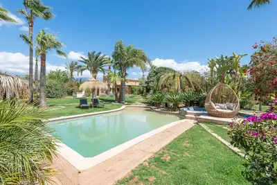 Image de Le Petit Paradis - Boho style finca with private pool and free WiFi.