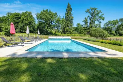 Image de 'Gîte Le Gardien' avec piscine partagée, terrasse privée et Wi-Fi