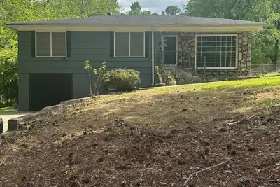 Image de Beautiful 3 bedroom1 bathroom home