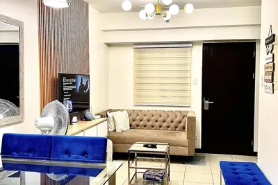 Image de 2br 1Bath Modern Minimalist Condo near Airport & Malls w/ Parking, Netflix, Washer