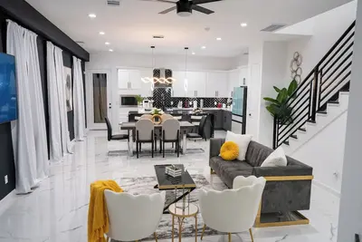 Image de New Upscale home by stadium, med center, downtown Houston Texas