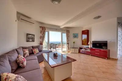 Image de Vacation home for 6 guests with 130m² in Utjeha-Bušat (264400)