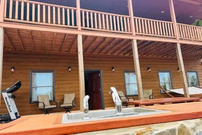 Image de An entire place for family and friends, Pet-Friendly