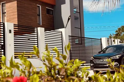 Image de Family friendly. 12 mins from beach. Less then 5 mins to downtown nightlife