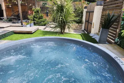 Image de la Maison bleu avec Spa