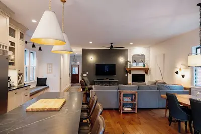 Image de Italian Vil Gem | GameRm • High St. 2mi • Parking