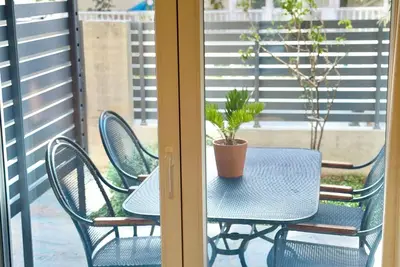 Image de Modern Seaside Home with Private Patio + Parking - Blue Zone Homes