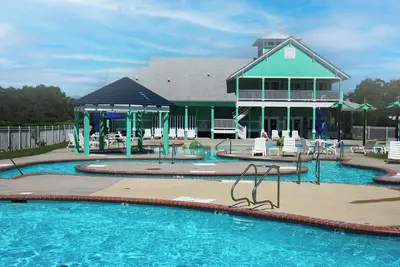 Image de Turning Tide at Cambridge Cove 2 Bedroom Premium Townhome, 1 Mile from Beach Access